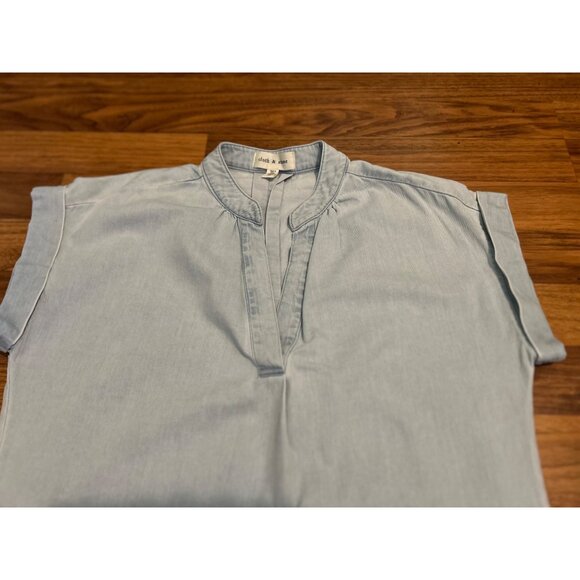 Cloth & Stone Chambray Split Neck Top XS Blue Tencel Short Sleeve Casual Blouse - Picture 8 of 10